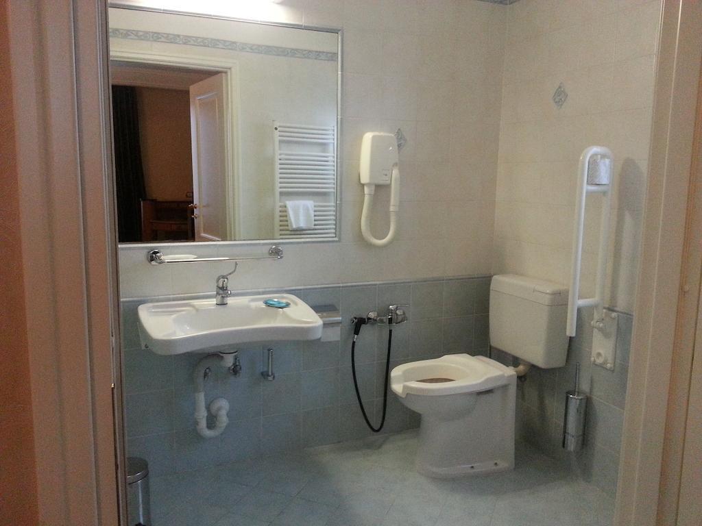 Gran Osteria Tre Noci Hotel Систияна Стая снимка