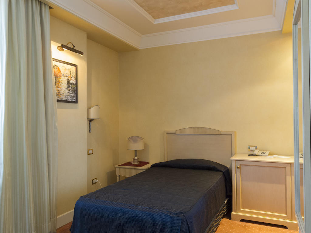 Gran Osteria Tre Noci Hotel Систияна Стая снимка